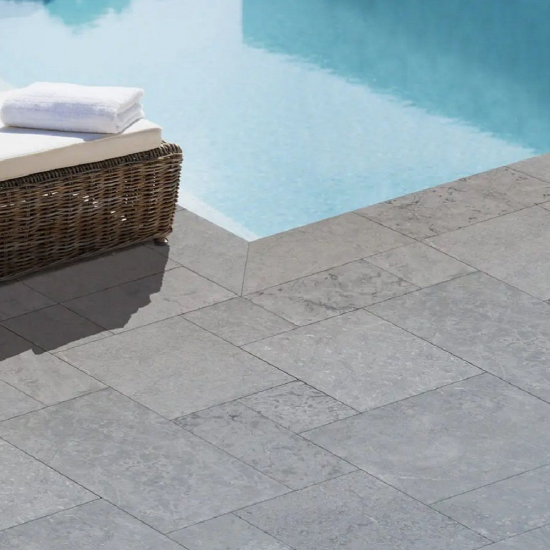 Carrelage en marbre Black Sablé Opus Romain