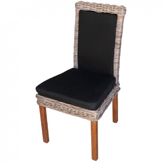 Chaise en rotin avec coussin noir