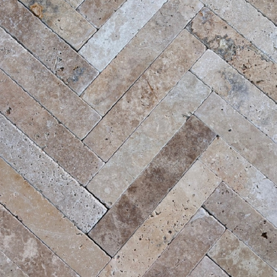 Dallage chevron travertin Mix vieilli