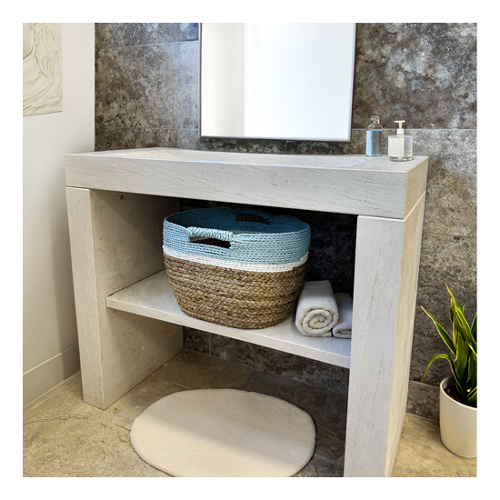 Grande Panière ovale turquoise et blanc fait-main