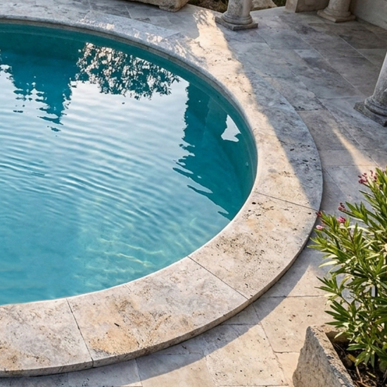 Margelle bain romain en travertin Silver 3 cm