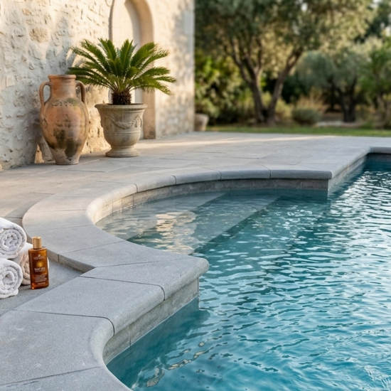 Margelle bain romain Sahara sablé brossé
