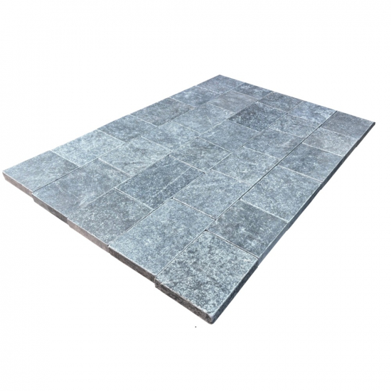 Pavé en marbre Black vieilli