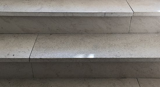 MARCHE D'ESCALIER