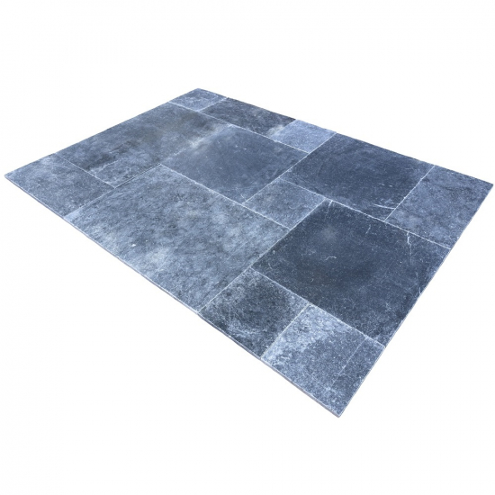 Carrelage en marbre Noir Vieilli Opus Château