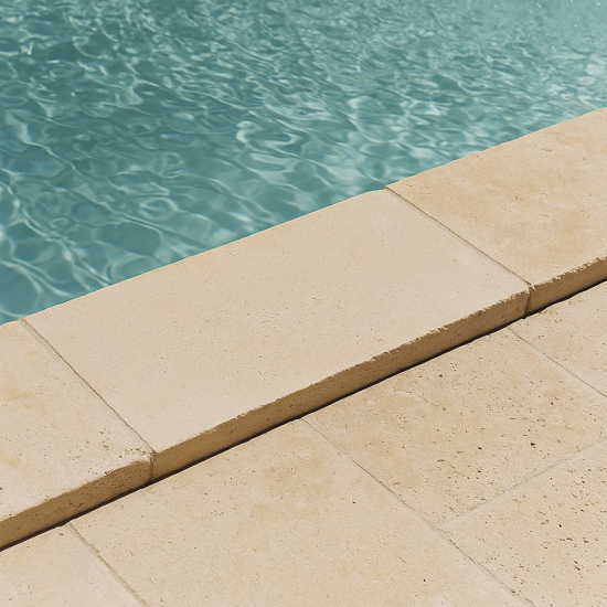 Margelle Atlas beige Bord droit vieillie