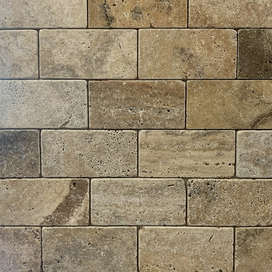 Petit carrelage en travertin Scabas